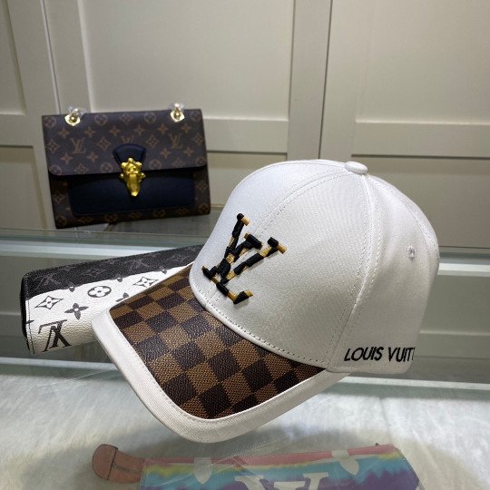 LOUIS VUITTON - BASEBALL CAP