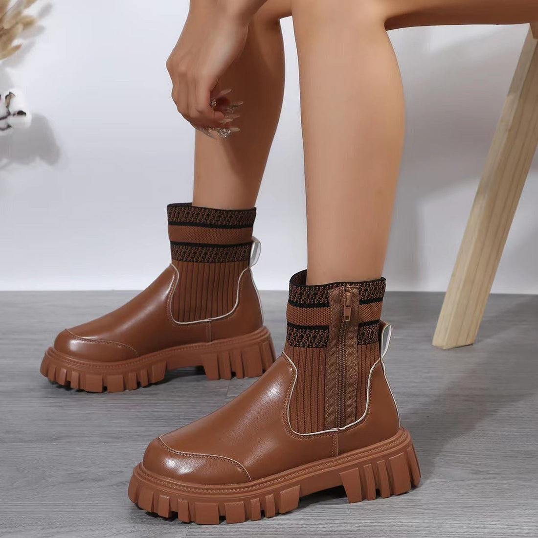 Fashion Mid-tube Boots With Zipper