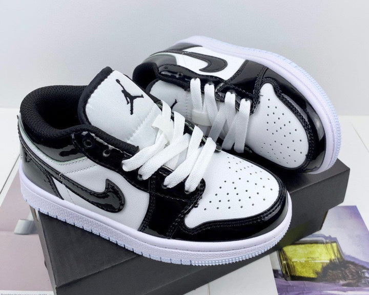 Kid Air Jordan 1 Low / black and white